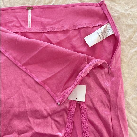 Free People NWT with flaw | Aurora pink satin Dakota midi skirt | size 4 - Picture 7 of 8